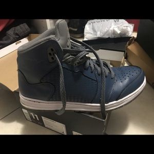 Air Jordan’s Prime 5 size 11